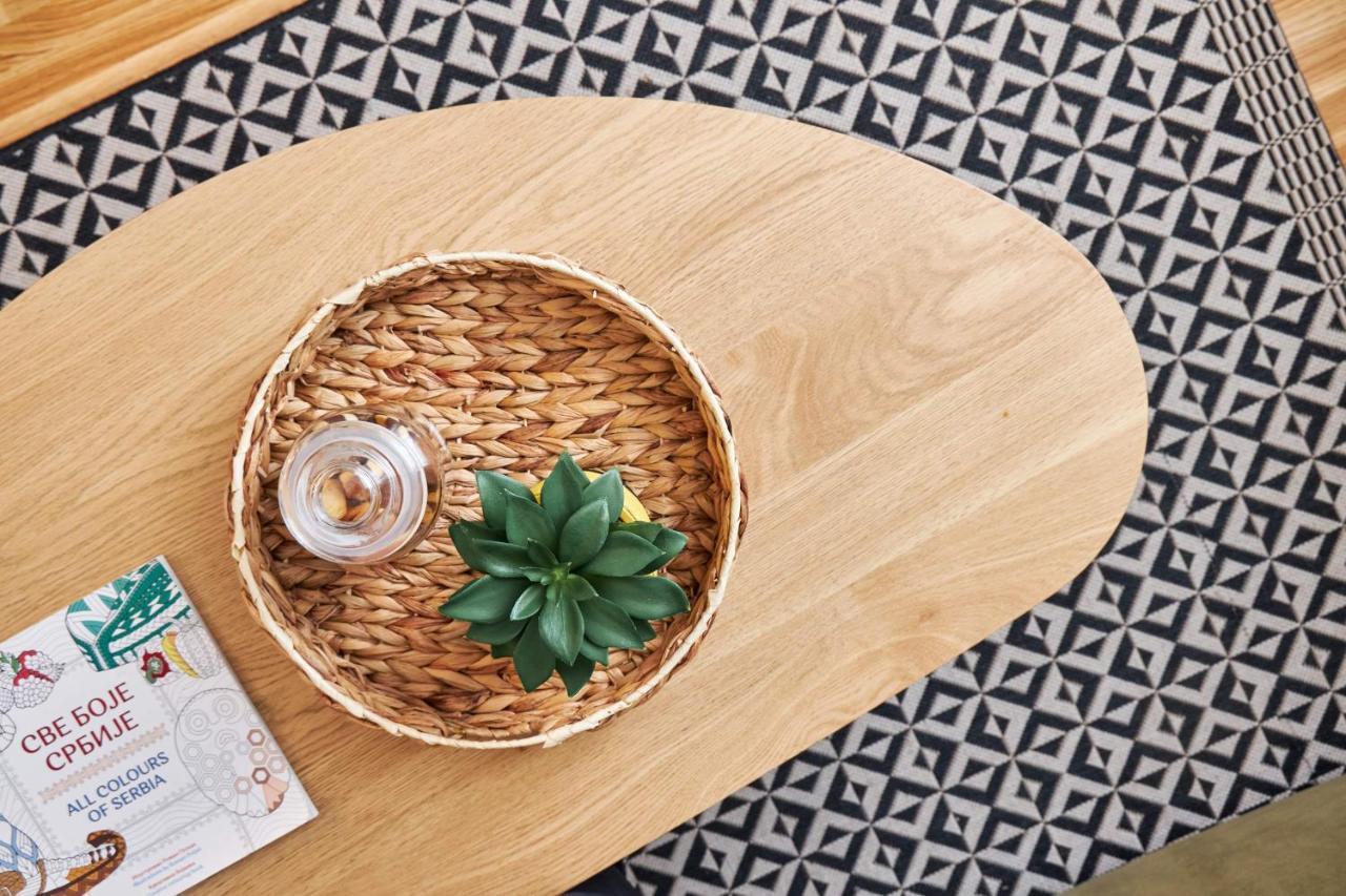 Modern Living Apt - Emberly - Private Parking Novi Sad Ngoại thất bức ảnh