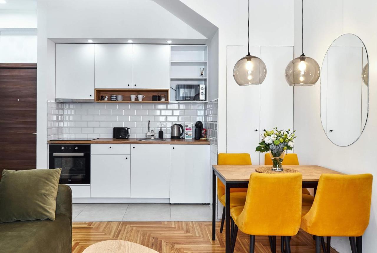 Modern Living Apt - Emberly - Private Parking Novi Sad Ngoại thất bức ảnh
