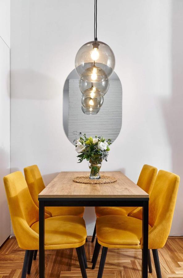 Modern Living Apt - Emberly - Private Parking Novi Sad Ngoại thất bức ảnh